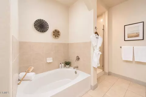 Bath - 840 E Green St #309, Pasadena, CA 91101 photo 2 of 3