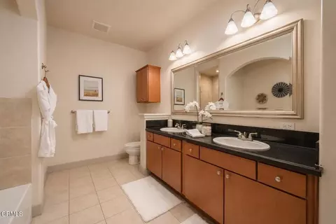 Bath - 840 E Green St #309, Pasadena, CA 91101 photo 1 of 3