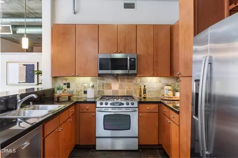 Kitchen - 840 E Green St #309, Pasadena, CA 91101 photo 3 of 4