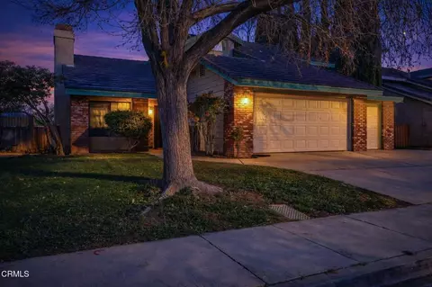 42950 Burlwood Dr, Lancaster, CA 93536