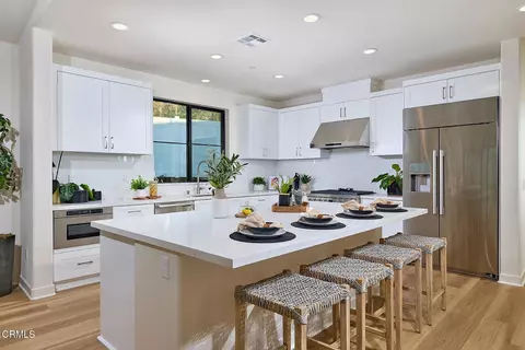 3245 Arrowhead Ct, Altadena, CA 91001