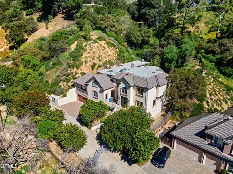 3263 New York Dr, Pasadena, CA 91107