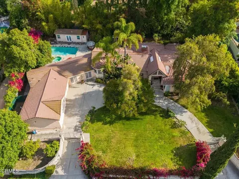 4959 Brewster Dr, Tarzana, CA 91356