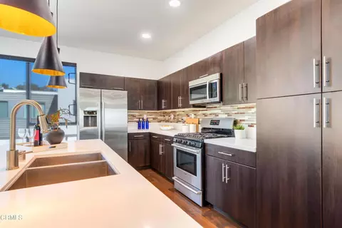 2504 Via Artis, Los Angeles, CA 90039