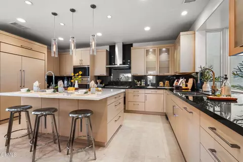 Kitchen - 1265 Chateau Rd, Pasadena, CA 91105 photo 1 of 5