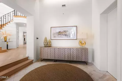 Entry Way - 1265 Chateau Rd, Pasadena, CA 91105 photo 3 of 8