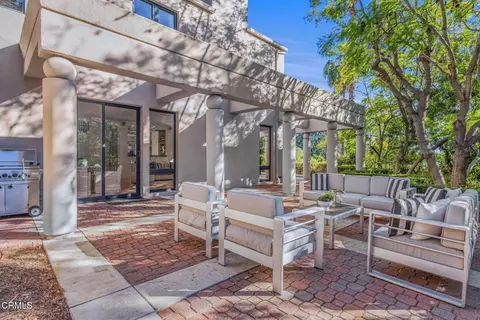 Exterior - 1265 Chateau Rd, Pasadena, CA 91105 photo 8 of 14