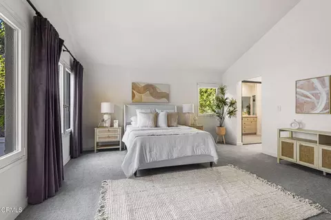 Bedroom - 1265 Chateau Rd, Pasadena, CA 91105 photo 3 of 9
