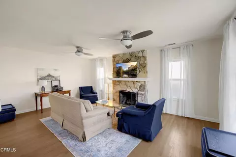 Living - 1932 E Washington Blvd, Pasadena, CA 91104 photo 3 of 5