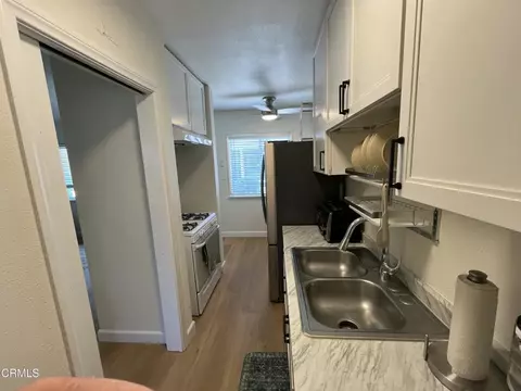 Kitchen - 1932 E Washington Blvd, Pasadena, CA 91104 photo 6 of 6