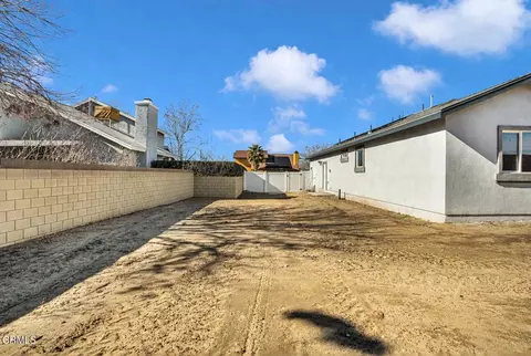 Exterior - 45060 Andale Ave, Lancaster, CA 93535 photo 5 of 6