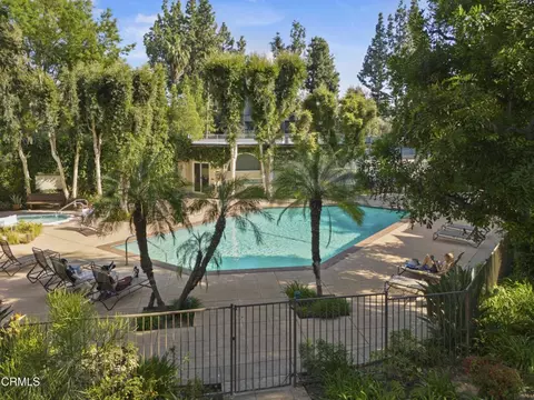 22330 Victory Blvd #401, Los Angeles, CA 91367
