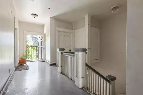 Entry Way - 421 N Euclid Ave, Pasadena, CA 91101 photo 2 of 5