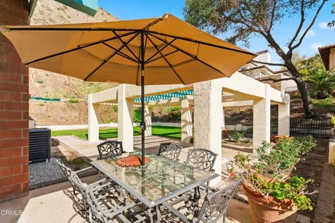 3825 Skycrest Dr, Pasadena, CA 91107