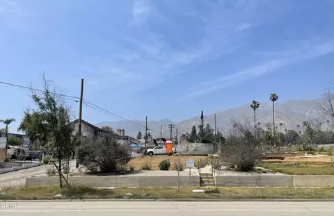 917 E Mendocino St, Altadena, CA 91001