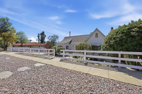 1124 E Mariposa St, Altadena, CA 91001