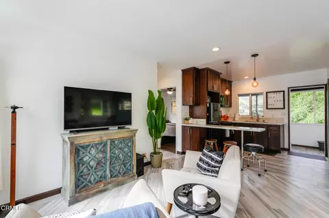 Living - 7078 High Cliff Trl, Tujunga, CA 91042 photo 2 of 2