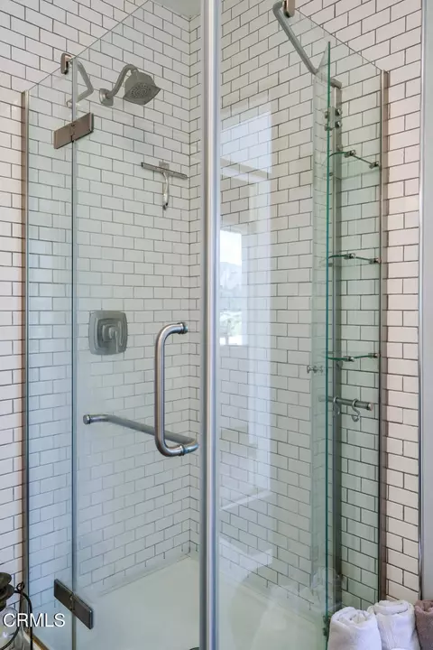 Bath - 7078 High Cliff Trl, Tujunga, CA 91042 photo 3 of 3