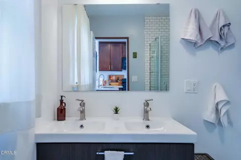 Bath - 7078 High Cliff Trl, Tujunga, CA 91042 photo 1 of 3