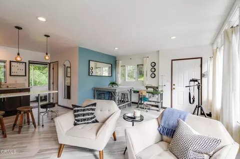 Living - 7078 High Cliff Trl, Tujunga, CA 91042 photo 1 of 2