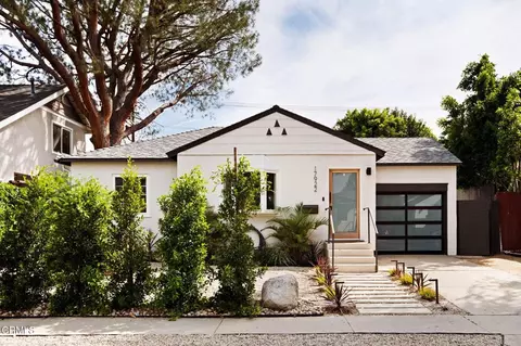 17922 Martha St, Encino, CA 91316