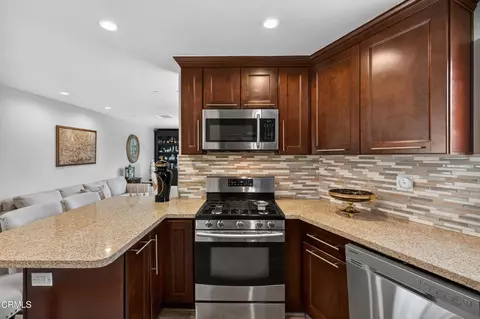 Kitchen - 9325 La Shell Dr, Tujunga, CA 91042 photo 6 of 6