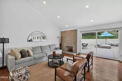 Living - 9325 La Shell Dr, Tujunga, CA 91042 photo 1 of 3