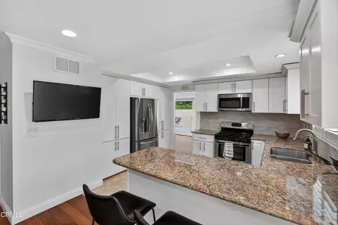 Kitchen - 9325 La Shell Dr, Tujunga, CA 91042 photo 1 of 6