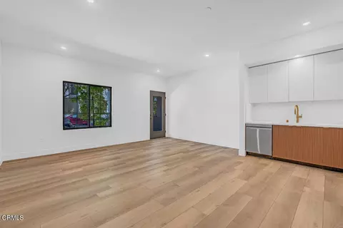 139 S Oak Knoll Ave #101, Pasadena, CA 91101