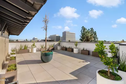 139 S Oak Knoll Ave #101, Pasadena, CA 91101