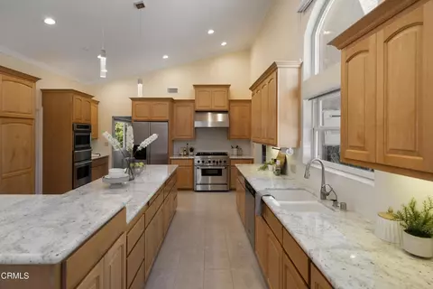 Kitchen - 2423 Laughlin Ave, La Crescenta, CA 91214 photo 1 of 3