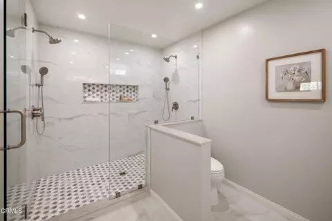 Bath - 2423 Laughlin Ave, La Crescenta, CA 91214 photo 1 of 5