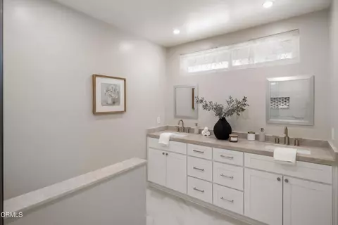 Bath - 2423 Laughlin Ave, La Crescenta, CA 91214 photo 2 of 5