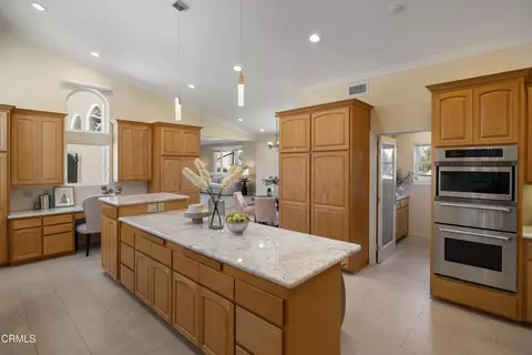 Kitchen - 2423 Laughlin Ave, La Crescenta, CA 91214 photo 3 of 3