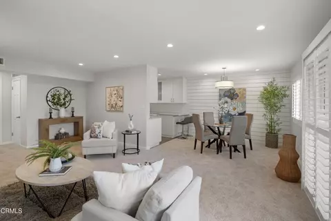 420 S Madison Ave #203, Pasadena, CA 91101