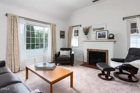 Living - 1833 Morada Pl Pl, Altadena, CA 91001 photo 3 of 4