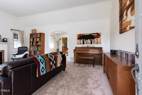 Living - 1833 Morada Pl Pl, Altadena, CA 91001 photo 1 of 4