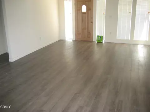 10143 Mountair Ave, Tujunga, CA 91042 photo 2