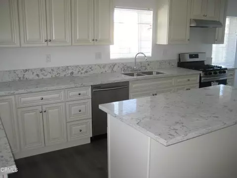 10143 Mountair Ave, Tujunga, CA 91042 photo 3