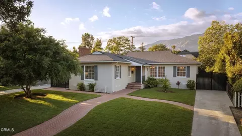 2215 Las Lunas St, Pasadena, CA 91107
