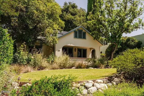 689 E Woodbury Rd, Altadena, CA 91001