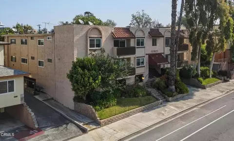 12321 Riverside Dr #204, Valley Village, CA 91607