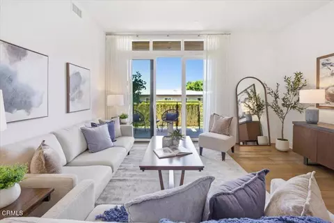 125 Hurlbut St #205, Pasadena, CA 91105