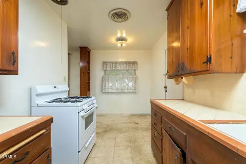 Kitchen - 10611 Redmont Ave, Tujunga, CA 91042 photo 3 of 3
