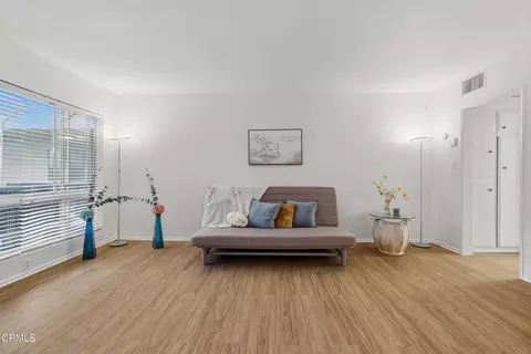 1015 N Michillinda Ave #304, Pasadena, CA 91107