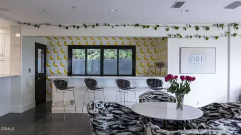 Dining - 1411 Edgehill Pl, Pasadena, CA 91103 photo 5 of 5