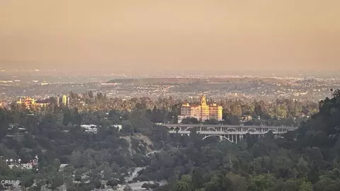 View/Area - 1411 Edgehill Pl, Pasadena, CA 91103 photo 2 of 2