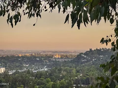 View/Area - 1411 Edgehill Pl, Pasadena, CA 91103 photo 1 of 2