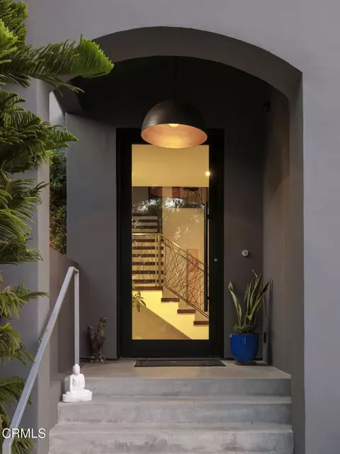 Entry Way - 1411 Edgehill Pl, Pasadena, CA 91103 photo 6 of 6