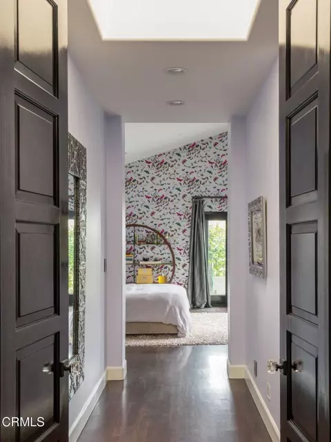 Entry Way - 1411 Edgehill Pl, Pasadena, CA 91103 photo 4 of 6